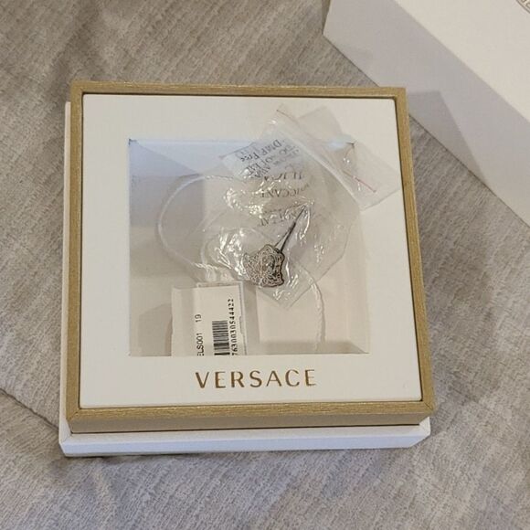 Versace V-Twist Blue Watch NEW - Picture 7 of 10